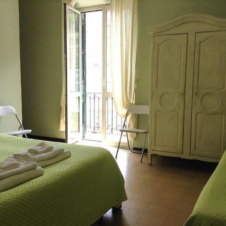 B&B A Due Passi Dal Mare Scilla Exterior foto