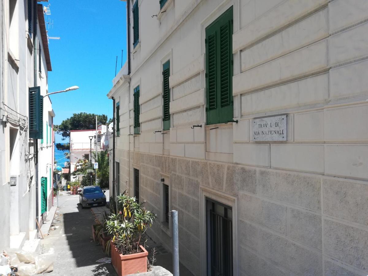 B&B A Due Passi Dal Mare Scilla Exterior foto